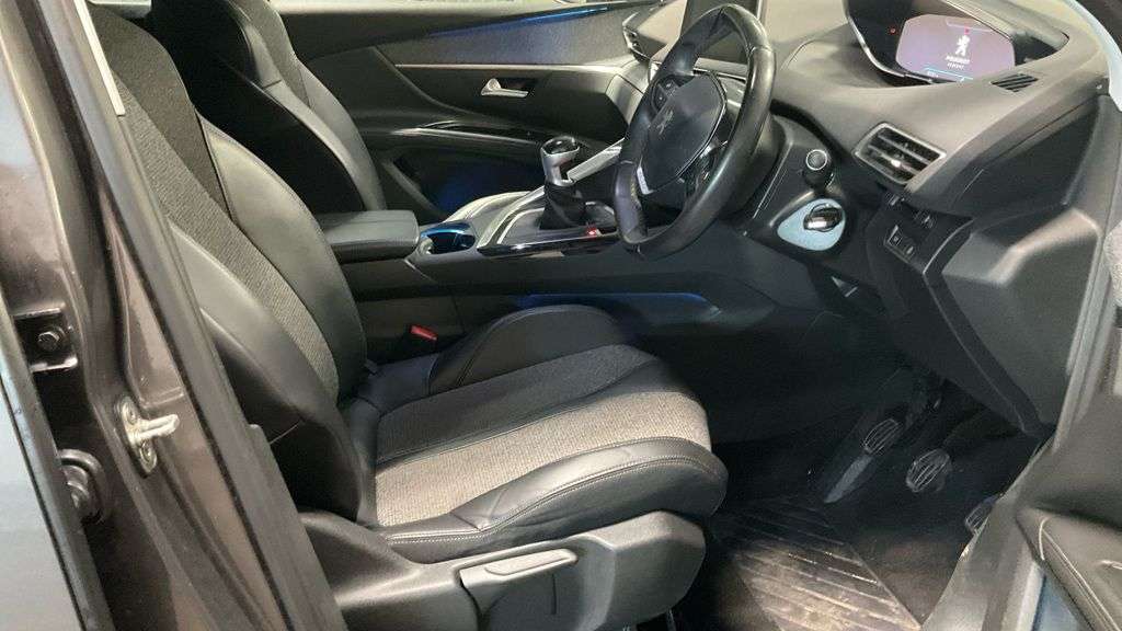 2018 PEUGEOT 5008 2018 PEUGEOT 5008