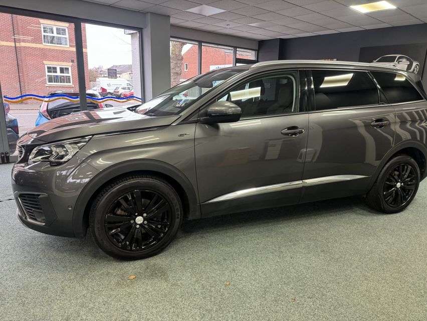 2018 PEUGEOT 5008 2018 PEUGEOT 5008