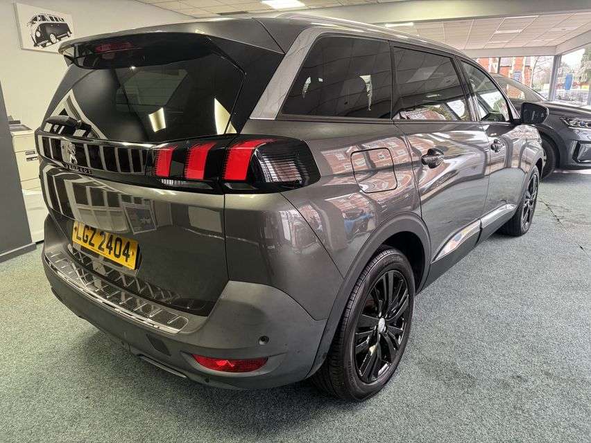 2018 PEUGEOT 5008 2018 PEUGEOT 5008