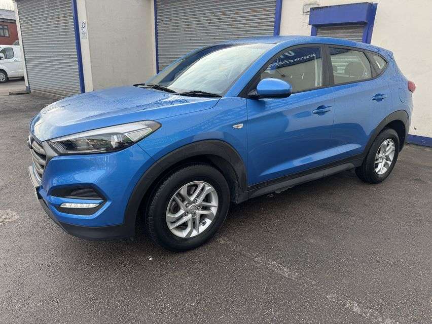 A 2018 HYUNDAI TUCSON 1.7 CRDi Blue Drive S SUV 5dr Diesel Manual Euro 6 (s/s) (116 ps) A 2018 HYUNDAI TUCSON 1.7 CRDi Blue Drive S SUV 5dr Diesel Manual Euro 6 (s/s) (116 ps)