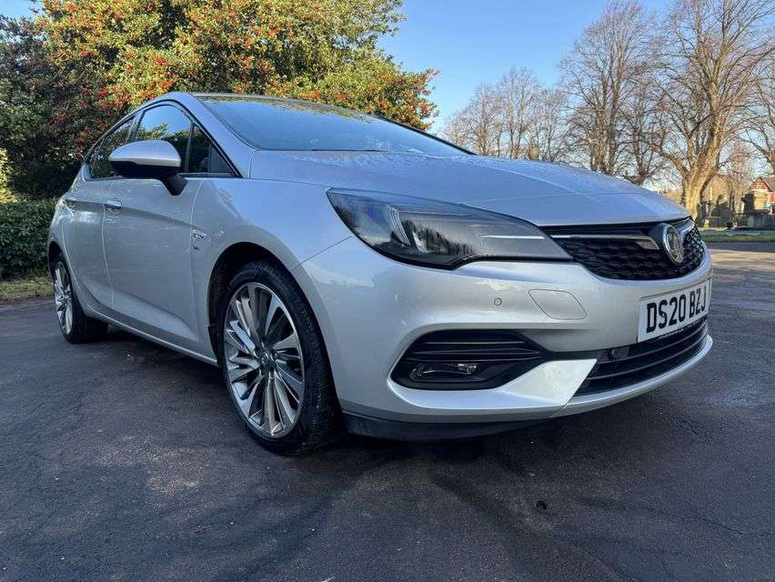 A 2020 VAUXHALL ASTRA 1.2 Turbo SRi VX Line Nav Hatchback 5dr Petrol Manual Euro 6 (s/s) (145 ps) A 2020 VAUXHALL ASTRA 1.2 Turbo SRi VX Line Nav Hatchback 5dr Petrol Manual Euro 6 (s/s) (145 ps)