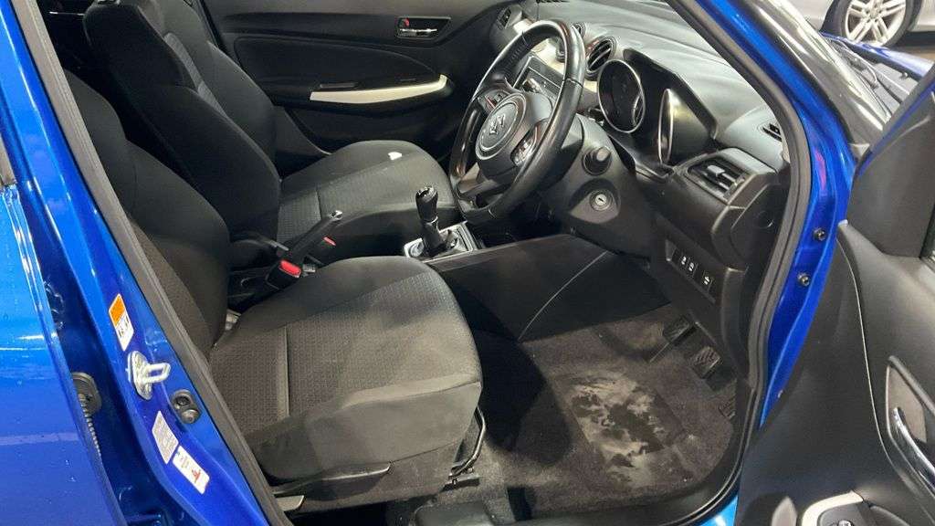 2021 SUZUKI SWIFT 2021 SUZUKI SWIFT