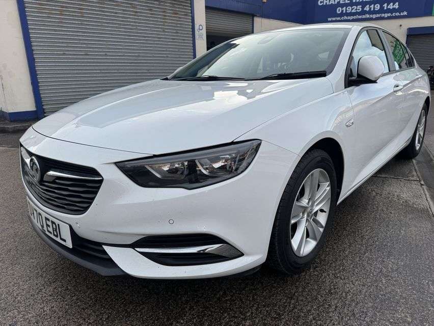 A 2020 VAUXHALL INSIGNIA 1.5i Turbo GPF Design Nav Grand Sport 5dr Petrol Manual Euro 6 (s/s) (165 p A 2020 VAUXHALL INSIGNIA 1.5i Turbo GPF Design Nav Grand Sport 5dr Petrol Manual Euro 6 (s/s) (165 p