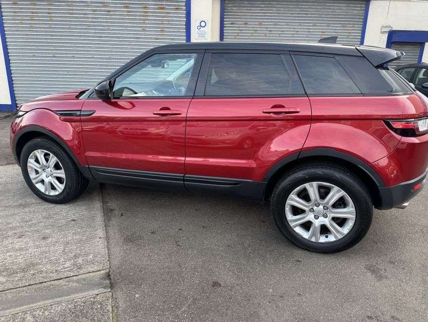 A 2016 LAND ROVER RANGE ROVER EVOQUE 2.0 TD4 SE Tech SUV 5dr Diesel Auto 4WD Euro 6 (s/s) (180 ps) A 2016 LAND ROVER RANGE ROVER EVOQUE 2.0 TD4 SE Tech SUV 5dr Diesel Auto 4WD Euro 6 (s/s) (180 ps)