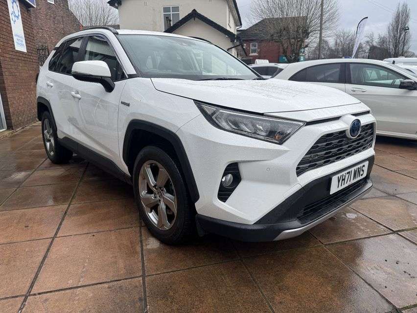 A 2021 TOYOTA RAV4 2.5 VVT-h GPF Design SUV 5dr Petrol Hybrid CVT 4WD Euro 6 (s/s) (222 ps) A 2021 TOYOTA RAV4 2.5 VVT-h GPF Design SUV 5dr Petrol Hybrid CVT 4WD Euro 6 (s/s) (222 ps)