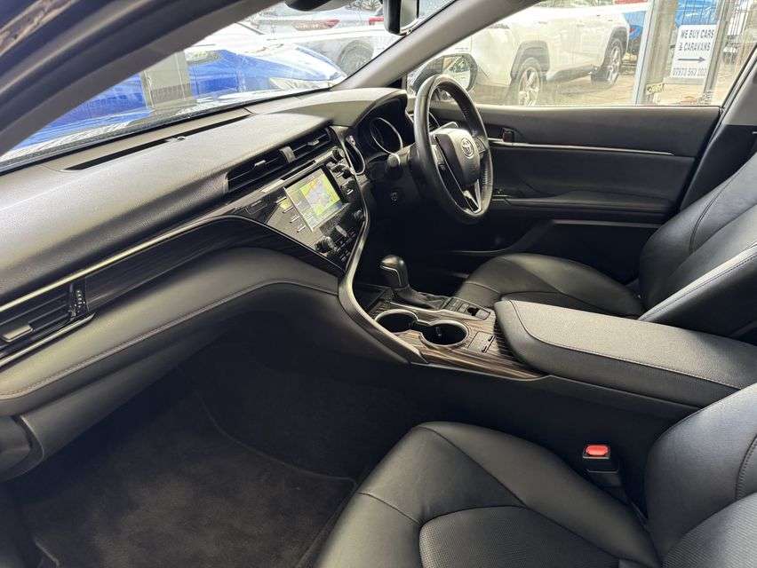 A 2021 TOYOTA CAMRY 2.5 VVT-h Excel Saloon 4dr Petrol Hybrid CVT Euro 6 (s/s) (218 ps) A 2021 TOYOTA CAMRY 2.5 VVT-h Excel Saloon 4dr Petrol Hybrid CVT Euro 6 (s/s) (218 ps)