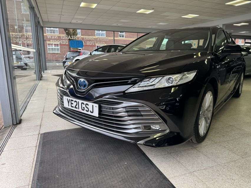 A 2021 TOYOTA CAMRY 2.5 VVT-h Excel Saloon 4dr Petrol Hybrid CVT Euro 6 (s/s) (218 ps) A 2021 TOYOTA CAMRY 2.5 VVT-h Excel Saloon 4dr Petrol Hybrid CVT Euro 6 (s/s) (218 ps)
