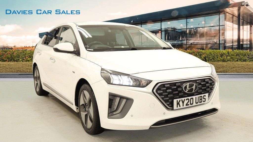 A 2020 HYUNDAI IONIQ 1.6 h-GDi Premium SE Hatchback 5dr Petrol Hybrid DCT Euro 6 (s/s) (141 ps) A 2020 HYUNDAI IONIQ 1.6 h-GDi Premium SE Hatchback 5dr Petrol Hybrid DCT Euro 6 (s/s) (141 ps)