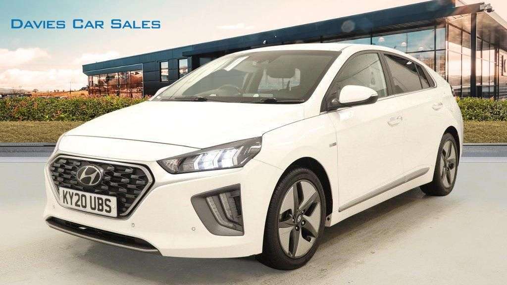 A 2020 HYUNDAI IONIQ 1.6 h-GDi Premium SE Hatchback 5dr Petrol Hybrid DCT Euro 6 (s/s) (141 ps) A 2020 HYUNDAI IONIQ 1.6 h-GDi Premium SE Hatchback 5dr Petrol Hybrid DCT Euro 6 (s/s) (141 ps)