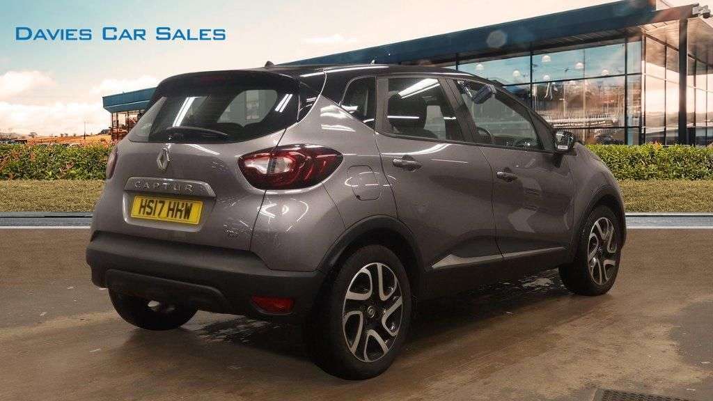 A 2017 RENAULT CAPTUR 0.9 TCe ENERGY Dynamique Nav SUV 5dr Petrol Manual Euro 6 (s/s) (90 ps) A 2017 RENAULT CAPTUR 0.9 TCe ENERGY Dynamique Nav SUV 5dr Petrol Manual Euro 6 (s/s) (90 ps)