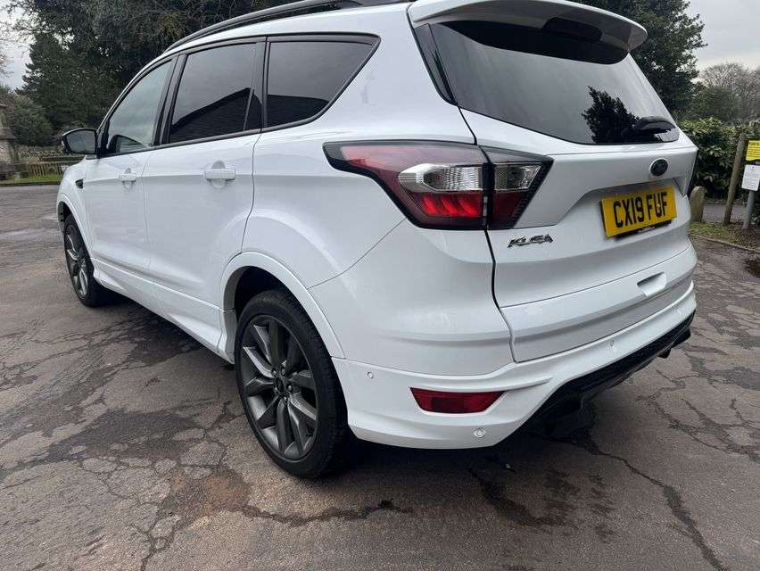 A 2019 FORD KUGA 1.5 TDCi EcoBlue ST-Line Edition SUV 5dr Diesel Manual Euro 6 (s/s) (120 ps A 2019 FORD KUGA 1.5 TDCi EcoBlue ST-Line Edition SUV 5dr Diesel Manual Euro 6 (s/s) (120 ps