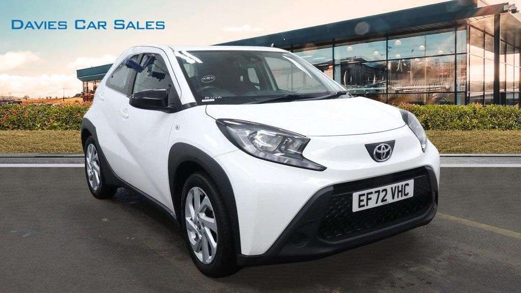 A 2023 TOYOTA AYGO X 1.0 VVT-i Pure Hatchback 5dr Petrol x-shift Euro 6 (s/s) (72 ps) A 2023 TOYOTA AYGO X 1.0 VVT-i Pure Hatchback 5dr Petrol x-shift Euro 6 (s/s) (72 ps)