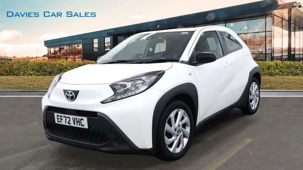 A 2023 TOYOTA AYGO X 1.0 VVT-i Pure Hatchback 5dr Petrol x-shift Euro 6 (s/s) (72 ps) A 2023 TOYOTA AYGO X 1.0 VVT-i Pure Hatchback 5dr Petrol x-shift Euro 6 (s/s) (72 ps)
