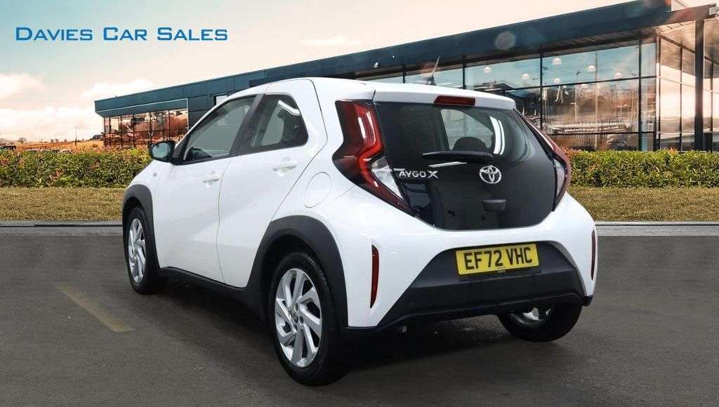 A 2023 TOYOTA AYGO X 1.0 VVT-i Pure Hatchback 5dr Petrol x-shift Euro 6 (s/s) (72 ps) A 2023 TOYOTA AYGO X 1.0 VVT-i Pure Hatchback 5dr Petrol x-shift Euro 6 (s/s) (72 ps)