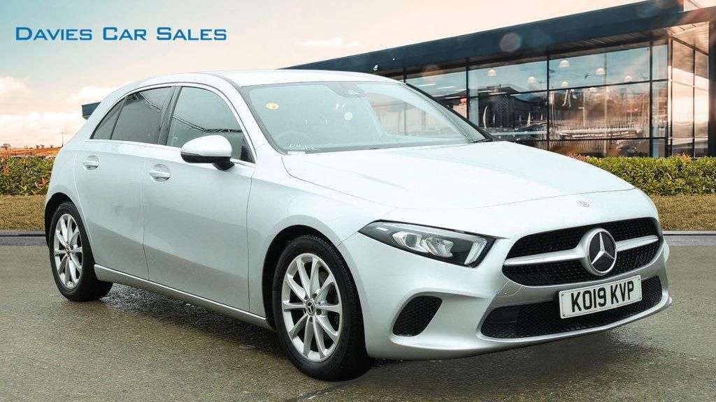 A 2019 MERCEDES-BENZ A-CLASS 1.3 A180 Sport Hatchback 5dr Petrol 7G-DCT Euro 6 (s/s) (136 ps) A 2019 MERCEDES-BENZ A-CLASS 1.3 A180 Sport Hatchback 5dr Petrol 7G-DCT Euro 6 (s/s) (136 ps)
