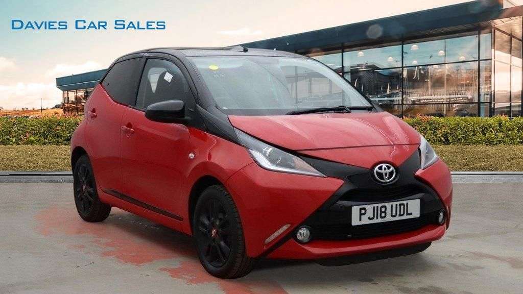A 2018 TOYOTA AYGO 1.0 VVT-i x-cite 4 Red Bi-Tone Hatchback 5dr Petrol Manual Euro 6 (68 ps) A 2018 TOYOTA AYGO 1.0 VVT-i x-cite 4 Red Bi-Tone Hatchback 5dr Petrol Manual Euro 6 (68 ps)