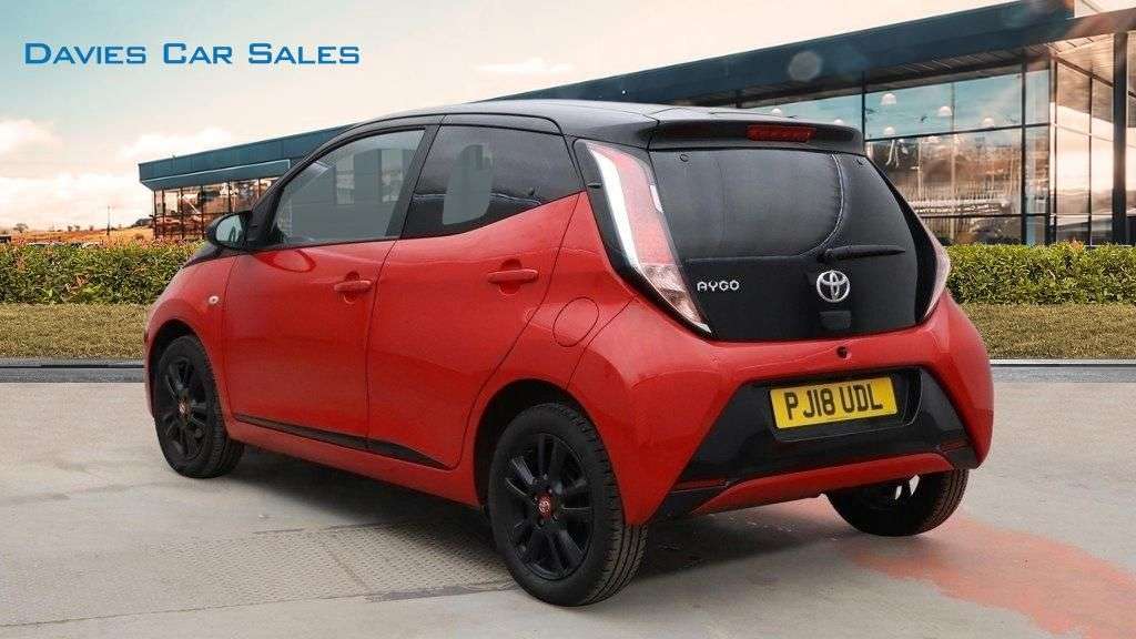 A 2018 TOYOTA AYGO 1.0 VVT-i x-cite 4 Red Bi-Tone Hatchback 5dr Petrol Manual Euro 6 (68 ps) A 2018 TOYOTA AYGO 1.0 VVT-i x-cite 4 Red Bi-Tone Hatchback 5dr Petrol Manual Euro 6 (68 ps)