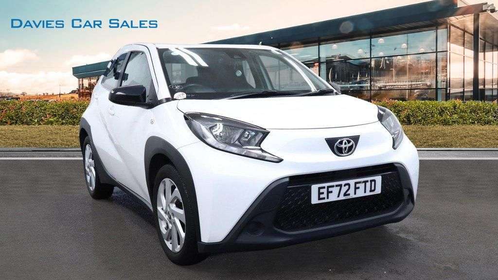 A 2023 TOYOTA AYGO X 1.0 VVT-i Pure Hatchback 5dr Petrol x-shift Euro 6 (s/s) (72 ps) A 2023 TOYOTA AYGO X 1.0 VVT-i Pure Hatchback 5dr Petrol x-shift Euro 6 (s/s) (72 ps)