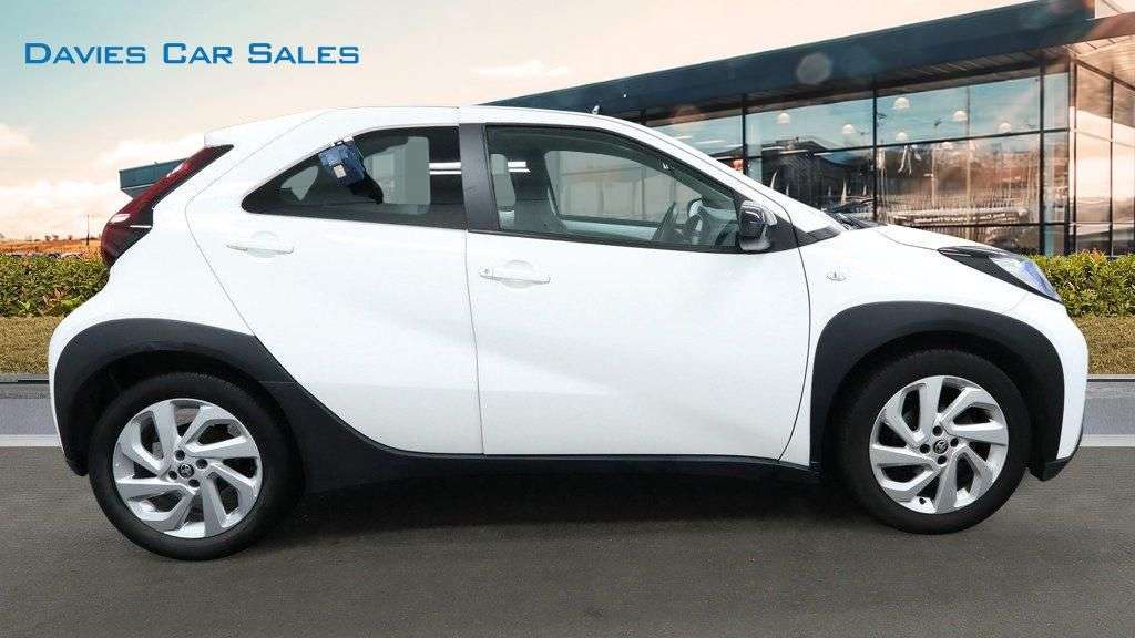 2023 TOYOTA AYGO X 2023 TOYOTA AYGO X