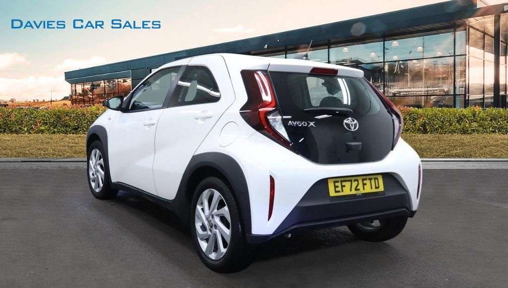 A 2023 TOYOTA AYGO X 1.0 VVT-i Pure Hatchback 5dr Petrol x-shift Euro 6 (s/s) (72 ps) A 2023 TOYOTA AYGO X 1.0 VVT-i Pure Hatchback 5dr Petrol x-shift Euro 6 (s/s) (72 ps)