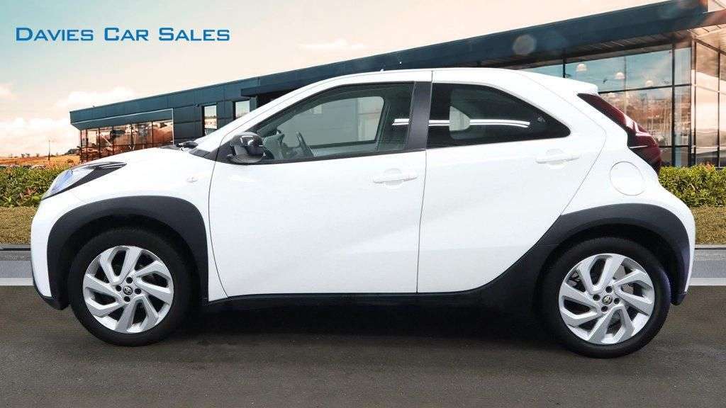 2023 TOYOTA AYGO X 2023 TOYOTA AYGO X