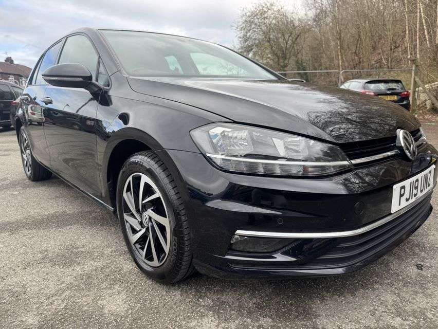 A 2019 VOLKSWAGEN GOLF 1.0 TSI Match Hatchback 5dr Petrol Manual Euro 6 (s/s) (115 ps) A 2019 VOLKSWAGEN GOLF 1.0 TSI Match Hatchback 5dr Petrol Manual Euro 6 (s/s) (115 ps)