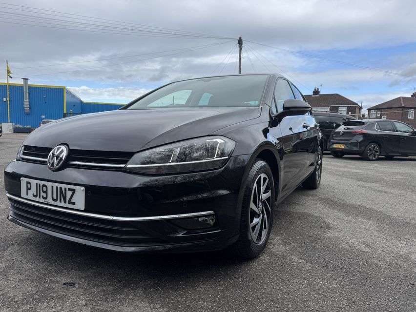 A 2019 VOLKSWAGEN GOLF 1.0 TSI Match Hatchback 5dr Petrol Manual Euro 6 (s/s) (115 ps) A 2019 VOLKSWAGEN GOLF 1.0 TSI Match Hatchback 5dr Petrol Manual Euro 6 (s/s) (115 ps)
