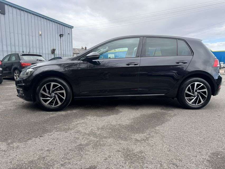 A 2019 VOLKSWAGEN GOLF 1.0 TSI Match Hatchback 5dr Petrol Manual Euro 6 (s/s) (115 ps) A 2019 VOLKSWAGEN GOLF 1.0 TSI Match Hatchback 5dr Petrol Manual Euro 6 (s/s) (115 ps)