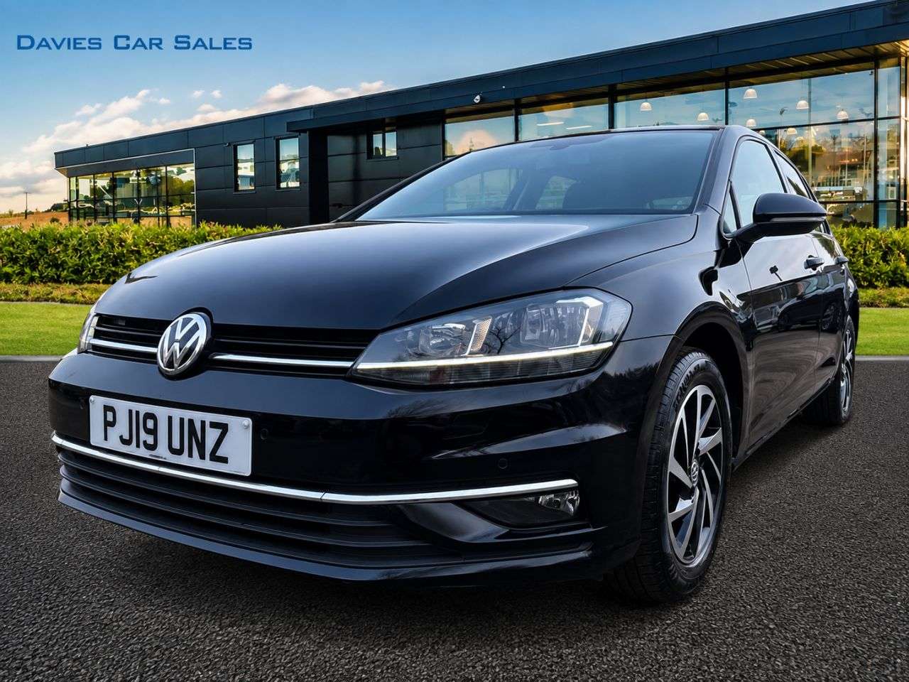 A 2019 VOLKSWAGEN GOLF 1.0 TSI Match Hatchback 5dr Petrol Manual Euro 6 (s/s) (115 ps) A 2019 VOLKSWAGEN GOLF 1.0 TSI Match Hatchback 5dr Petrol Manual Euro 6 (s/s) (115 ps)