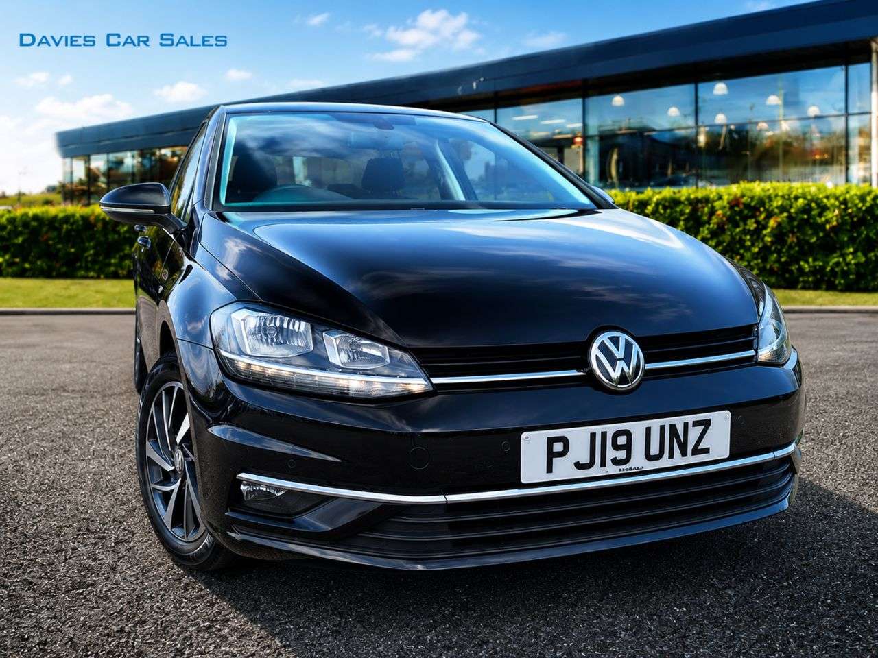 A 2019 VOLKSWAGEN GOLF 1.0 TSI Match Hatchback 5dr Petrol Manual Euro 6 (s/s) (115 ps) A 2019 VOLKSWAGEN GOLF 1.0 TSI Match Hatchback 5dr Petrol Manual Euro 6 (s/s) (115 ps)