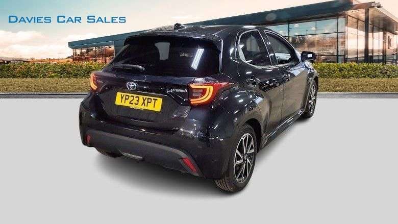 A 2023 TOYOTA YARIS 1.5 VVT-h Design Hatchback 5dr Petrol Hybrid E-CVT Euro 6 (s/s) (116 ps) A 2023 TOYOTA YARIS 1.5 VVT-h Design Hatchback 5dr Petrol Hybrid E-CVT Euro 6 (s/s) (116 ps)