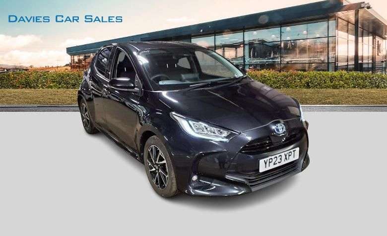 A 2023 TOYOTA YARIS 1.5 VVT-h Design Hatchback 5dr Petrol Hybrid E-CVT Euro 6 (s/s) (116 ps) A 2023 TOYOTA YARIS 1.5 VVT-h Design Hatchback 5dr Petrol Hybrid E-CVT Euro 6 (s/s) (116 ps)