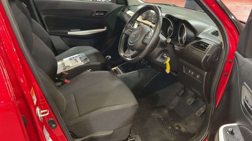 2021 SUZUKI SWIFT 2021 SUZUKI SWIFT