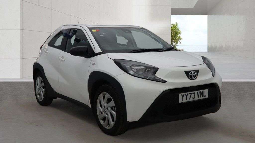 A 2023 TOYOTA AYGO X 1.0 VVT-i Pure Hatchback 5dr Petrol x-shift Euro 6 (s/s) (72 ps) A 2023 TOYOTA AYGO X 1.0 VVT-i Pure Hatchback 5dr Petrol x-shift Euro 6 (s/s) (72 ps)