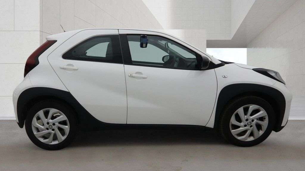 2023 TOYOTA AYGO X 2023 TOYOTA AYGO X