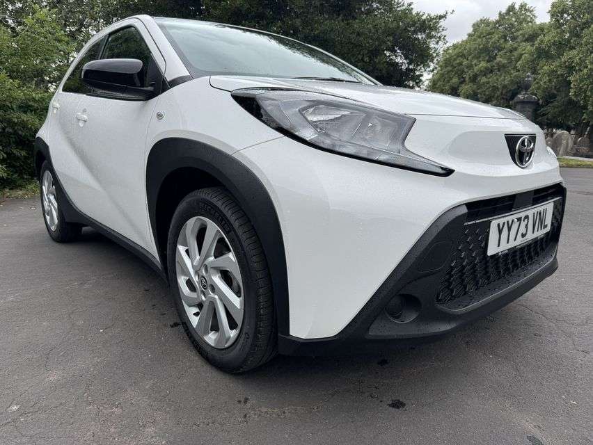 A 2023 TOYOTA AYGO X 1.0 VVT-i Pure Hatchback 5dr Petrol x-shift Euro 6 (s/s) (72 ps) A 2023 TOYOTA AYGO X 1.0 VVT-i Pure Hatchback 5dr Petrol x-shift Euro 6 (s/s) (72 ps)