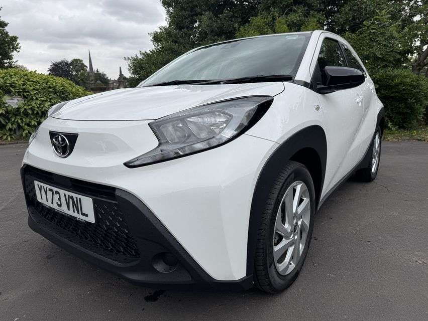 A 2023 TOYOTA AYGO X 1.0 VVT-i Pure Hatchback 5dr Petrol x-shift Euro 6 (s/s) (72 ps) A 2023 TOYOTA AYGO X 1.0 VVT-i Pure Hatchback 5dr Petrol x-shift Euro 6 (s/s) (72 ps)