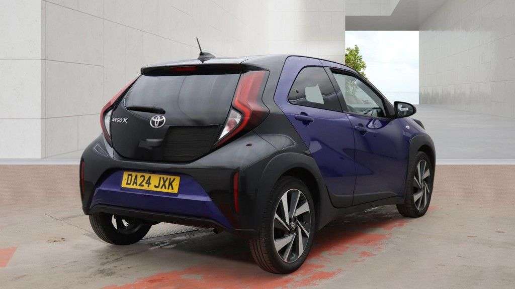 A 2024 TOYOTA AYGO X 1.0 VVT-i Edge Hatchback 5dr Petrol x-shift Euro 6 (s/s) (72 ps) A 2024 TOYOTA AYGO X 1.0 VVT-i Edge Hatchback 5dr Petrol x-shift Euro 6 (s/s) (72 ps)