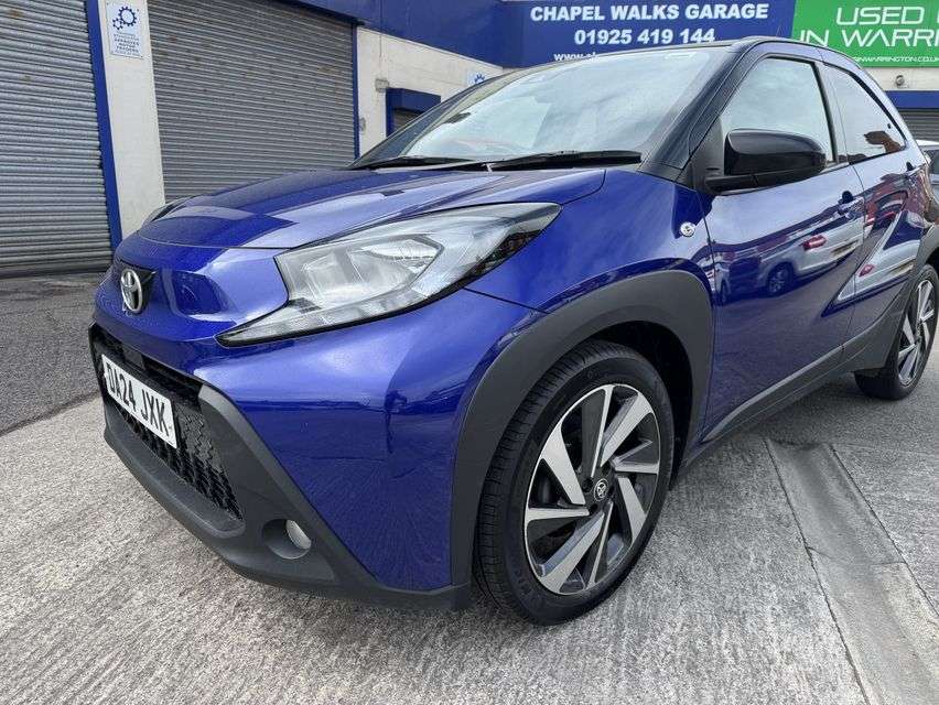 A 2024 TOYOTA AYGO X 1.0 VVT-i Edge Hatchback 5dr Petrol x-shift Euro 6 (s/s) (72 ps) A 2024 TOYOTA AYGO X 1.0 VVT-i Edge Hatchback 5dr Petrol x-shift Euro 6 (s/s) (72 ps)