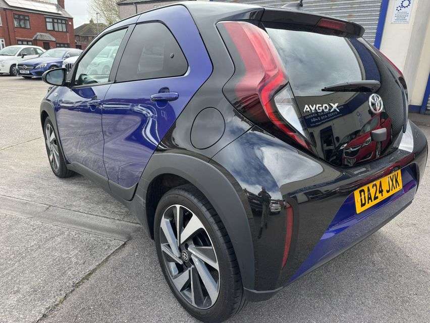 2024 TOYOTA AYGO X 2024 TOYOTA AYGO X