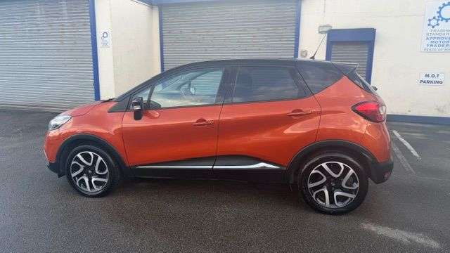 A 2015 RENAULT CAPTUR 1.5 dCi ENERGY Dynamique S Nav SUV 5dr Diesel Manual Euro 6 (s/s) (110 ps) A 2015 RENAULT CAPTUR 1.5 dCi ENERGY Dynamique S Nav SUV 5dr Diesel Manual Euro 6 (s/s) (110 ps)