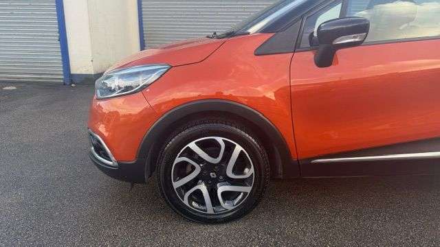 A 2015 RENAULT CAPTUR 1.5 dCi ENERGY Dynamique S Nav SUV 5dr Diesel Manual Euro 6 (s/s) (110 ps) A 2015 RENAULT CAPTUR 1.5 dCi ENERGY Dynamique S Nav SUV 5dr Diesel Manual Euro 6 (s/s) (110 ps)