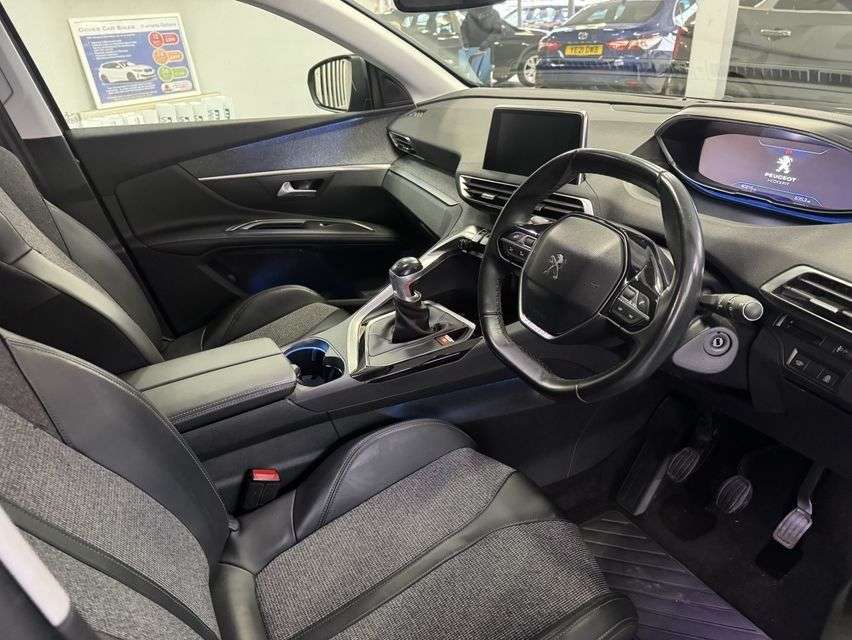 2018 PEUGEOT 5008 2018 PEUGEOT 5008