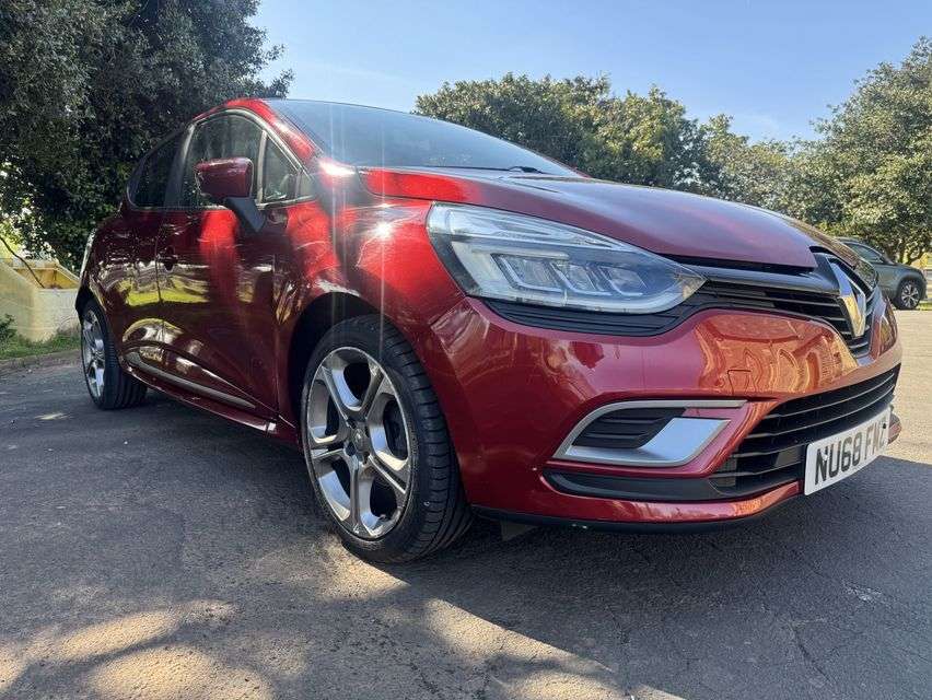 A 2018 RENAULT CLIO 1.5 dCi GT Line Hatchback 5dr Diesel Manual Euro 6 (s/s) (90 ps) A 2018 RENAULT CLIO 1.5 dCi GT Line Hatchback 5dr Diesel Manual Euro 6 (s/s) (90 ps)