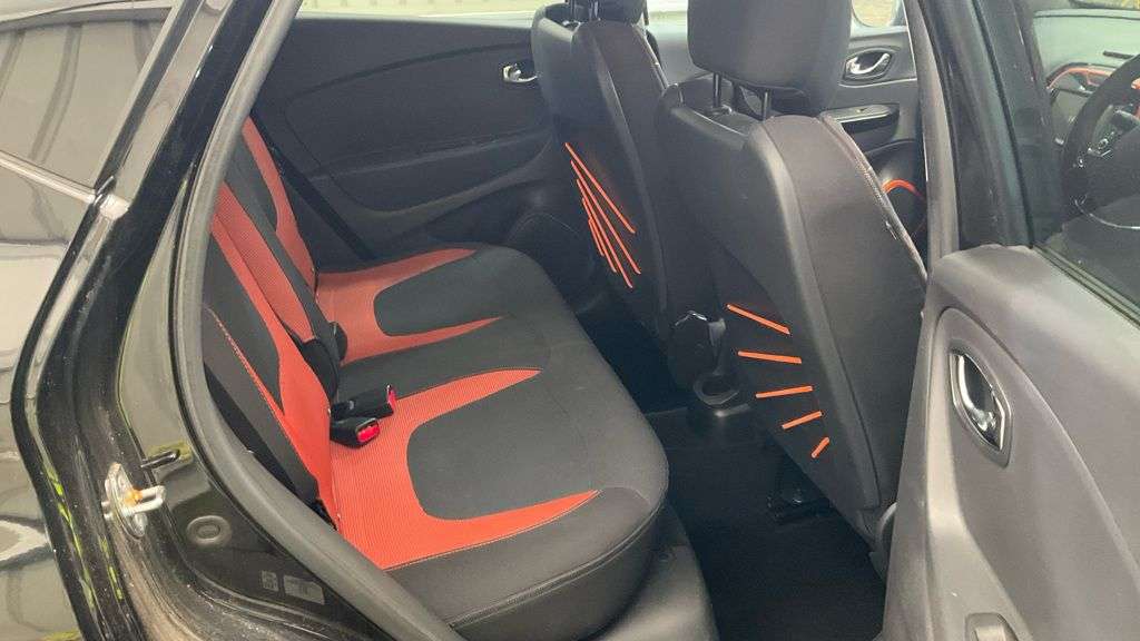 A 2013 RENAULT CAPTUR 1.5 dCi ENERGY Dynamique S MediaNav SUV 5dr Diesel Manual Euro 5 (s/s) (90 A 2013 RENAULT CAPTUR 1.5 dCi ENERGY Dynamique S MediaNav SUV 5dr Diesel Manual Euro 5 (s/s) (90