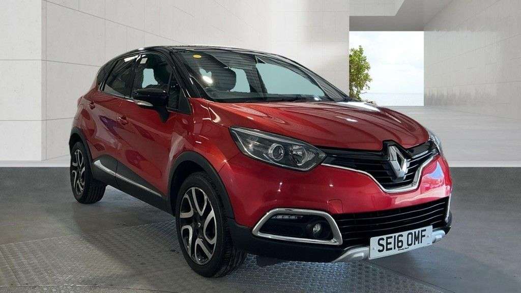 A 2016 RENAULT CAPTUR 1.5 dCi ENERGY Signature Nav SUV 5dr Diesel Manual Euro 6 (s/s) (90 ps) A 2016 RENAULT CAPTUR 1.5 dCi ENERGY Signature Nav SUV 5dr Diesel Manual Euro 6 (s/s) (90 ps)