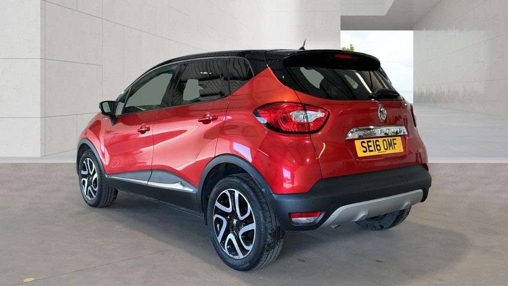 A 2016 RENAULT CAPTUR 1.5 dCi ENERGY Signature Nav SUV 5dr Diesel Manual Euro 6 (s/s) (90 ps) A 2016 RENAULT CAPTUR 1.5 dCi ENERGY Signature Nav SUV 5dr Diesel Manual Euro 6 (s/s) (90 ps)