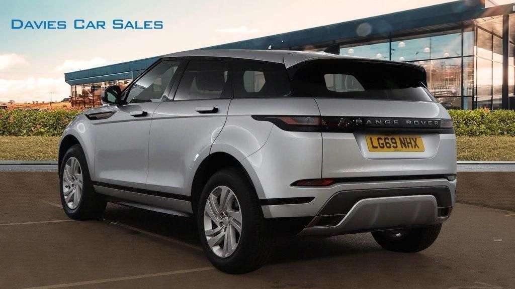 A 2019 LAND ROVER RANGE ROVER EVOQUE 2.0 D180 R-Dynamic S SUV 5dr Diesel Auto 4WD Euro 6 (s/s) (180 ps) A 2019 LAND ROVER RANGE ROVER EVOQUE 2.0 D180 R-Dynamic S SUV 5dr Diesel Auto 4WD Euro 6 (s/s) (180 ps)