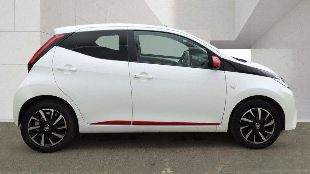 2021 TOYOTA AYGO 2021 TOYOTA AYGO