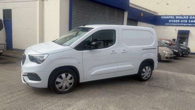 A 2023 VAUXHALL COMBO 1.5 Turbo D 2300 Pro Panel Van 5dr Diesel Manual L1 H1 Euro 6 (s/s) (100 ps A 2023 VAUXHALL COMBO 1.5 Turbo D 2300 Pro Panel Van 5dr Diesel Manual L1 H1 Euro 6 (s/s) (100 ps